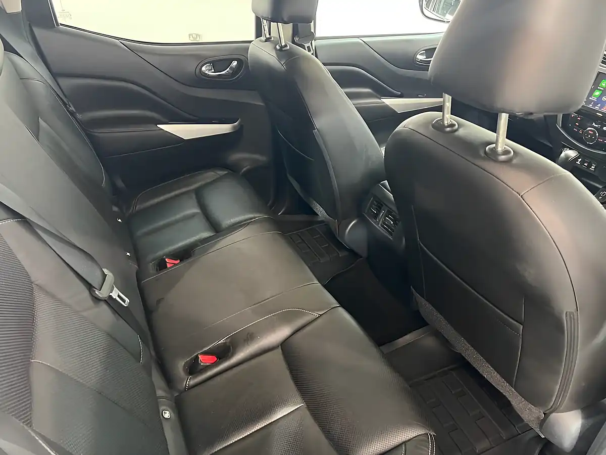 Used 2020 Nissan Navara Tekna White - Interior and Exterior details 12