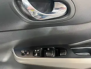 Used 2020 Nissan Navara Tekna White - Interior and Exterior details 14