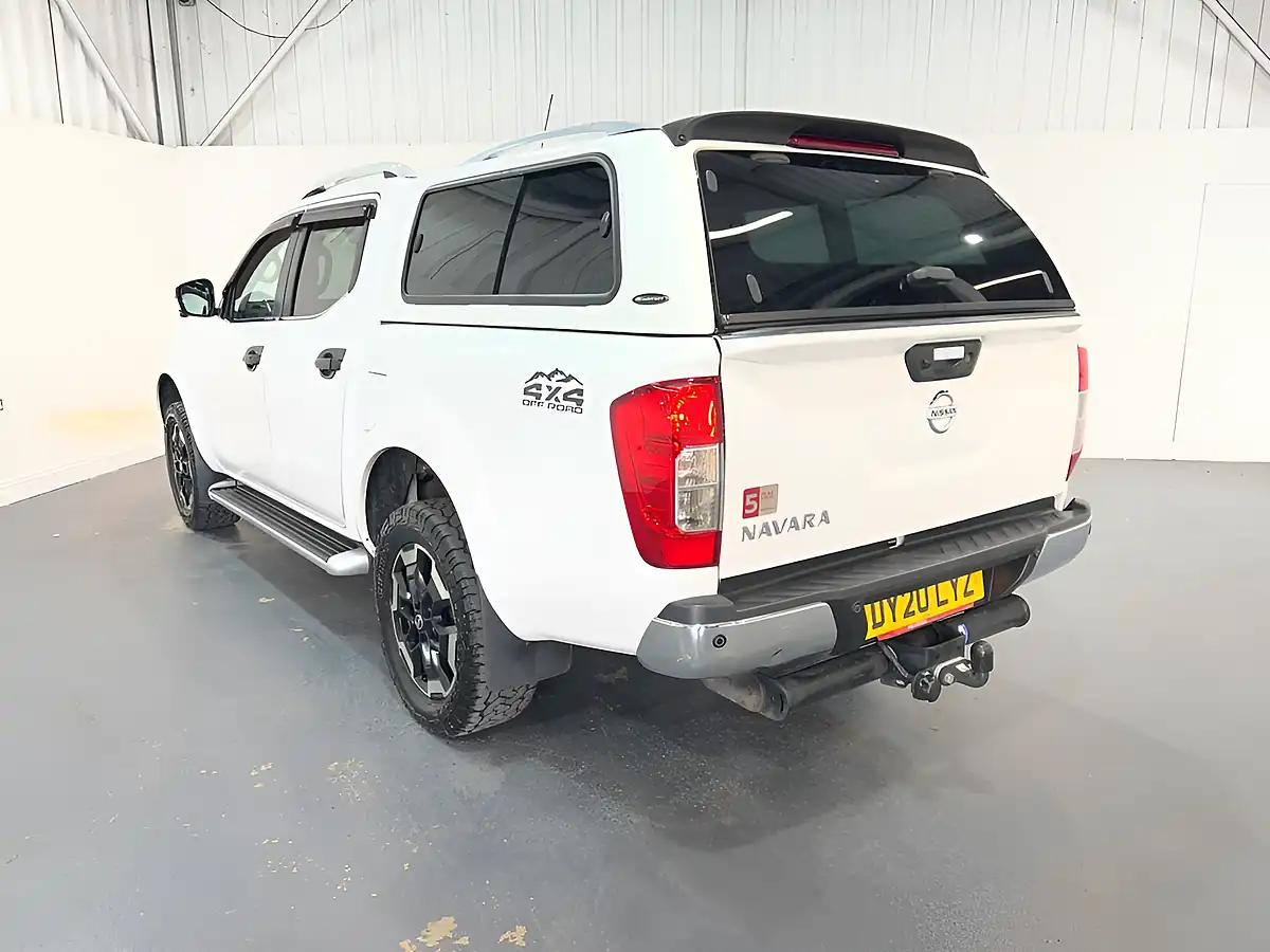 Used 2020 Nissan Navara Tekna White - Interior and Exterior details 6