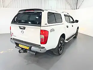 Used 2020 Nissan Navara Tekna White - Interior and Exterior details 8