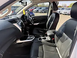 Used 2020 Nissan Navara Tekna White - Interior and Exterior details 11