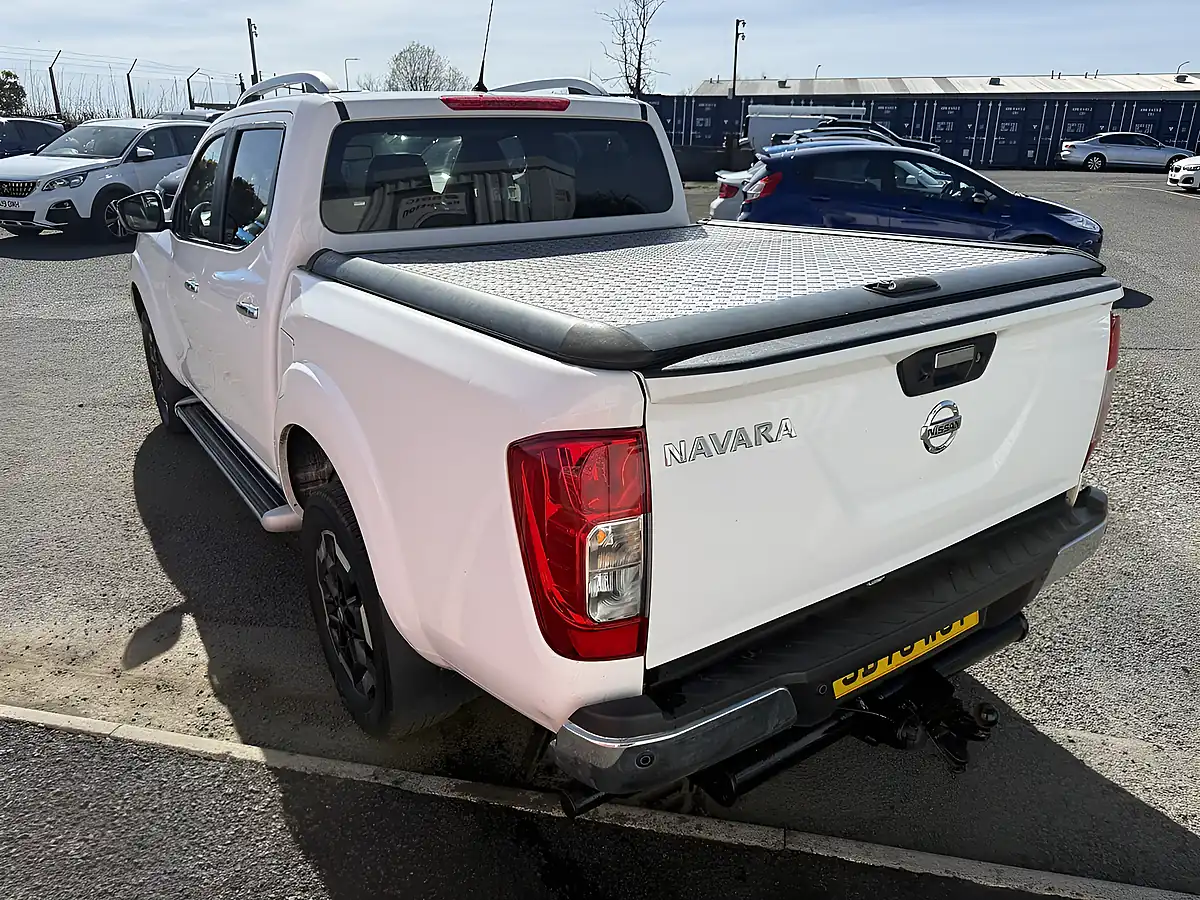 Used 2020 Nissan Navara Tekna White - Interior and Exterior details 3