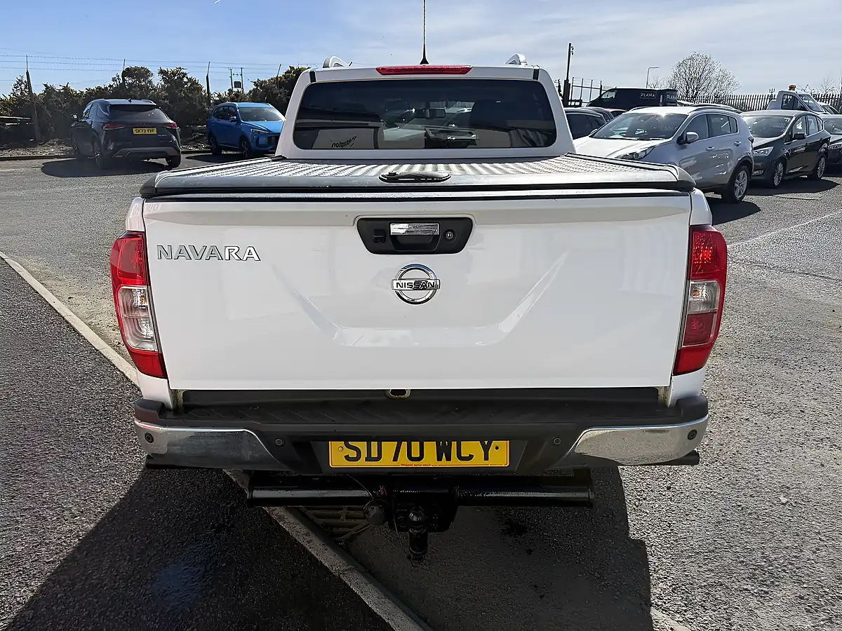 Used 2020 Nissan Navara Tekna White - Interior and Exterior details 4