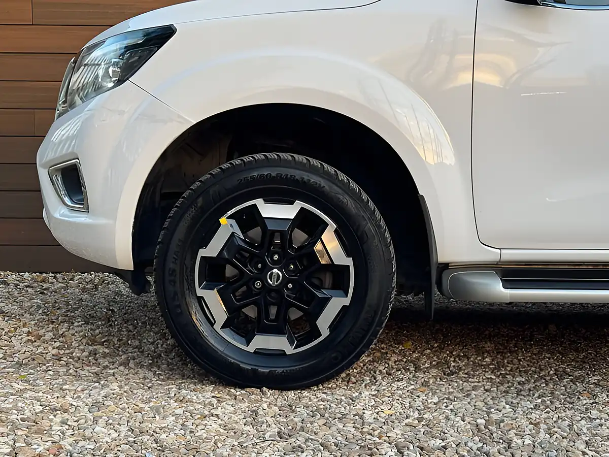 Used 2020 Nissan Navara Tekna White - Interior and Exterior details 10