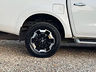 Used 2020 Nissan Navara Tekna White - Interior and Exterior details 11