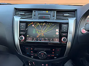 Used 2020 Nissan Navara Tekna White - Interior and Exterior details 18