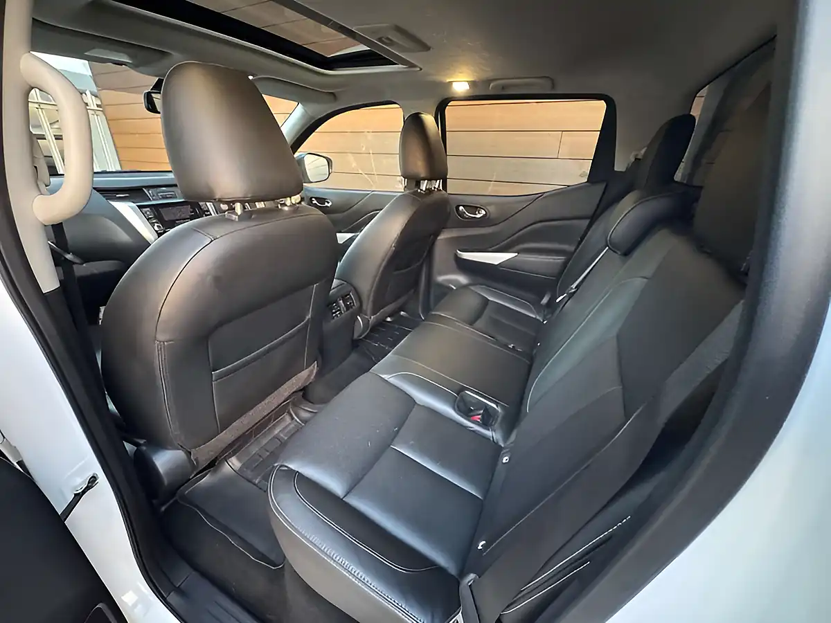 Used 2020 Nissan Navara Tekna White - Interior and Exterior details 20