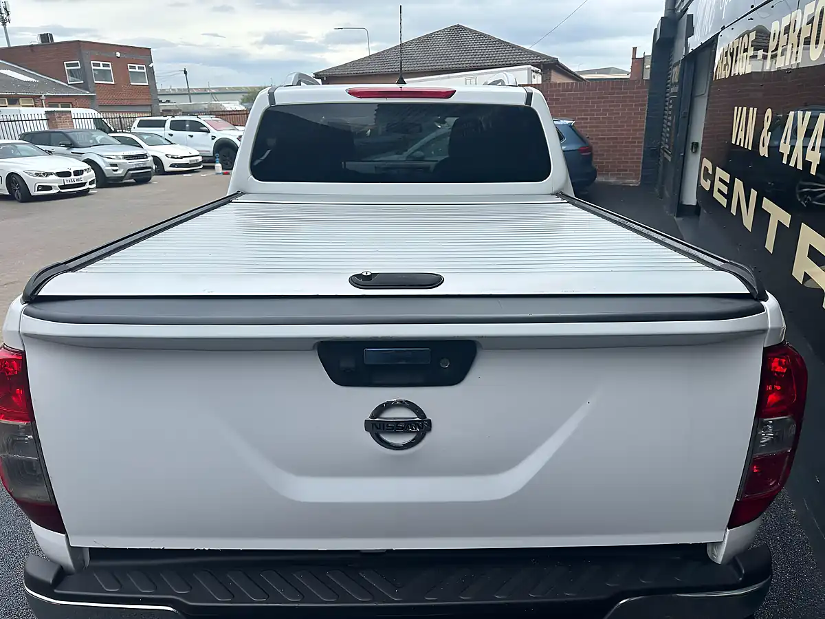 Used 2020 Nissan Navara Tekna White - Interior and Exterior details 4