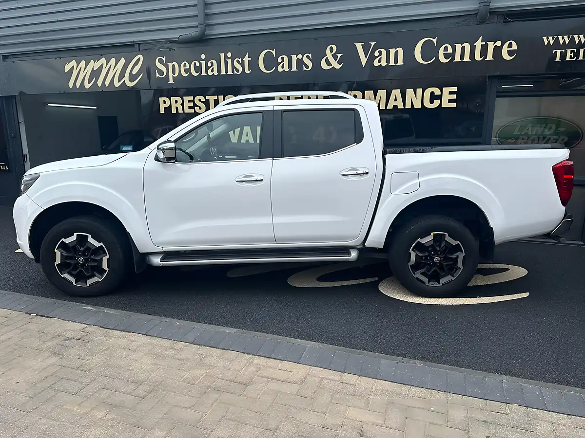 Used 2020 Nissan Navara Tekna White - Interior and Exterior details 5