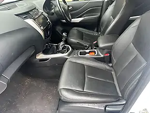 Used 2020 Nissan Navara Tekna White - Interior and Exterior details 3
