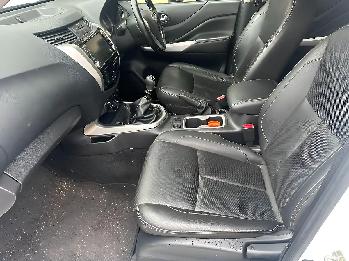 Used 2020 Nissan Navara Tekna White - Interior and Exterior details 3