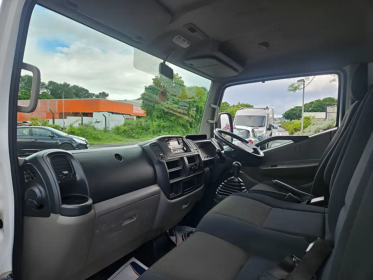 Used 2020 Nissan Nt400 Cabstar 35.B Lwb White - Interior and Exterior details 10