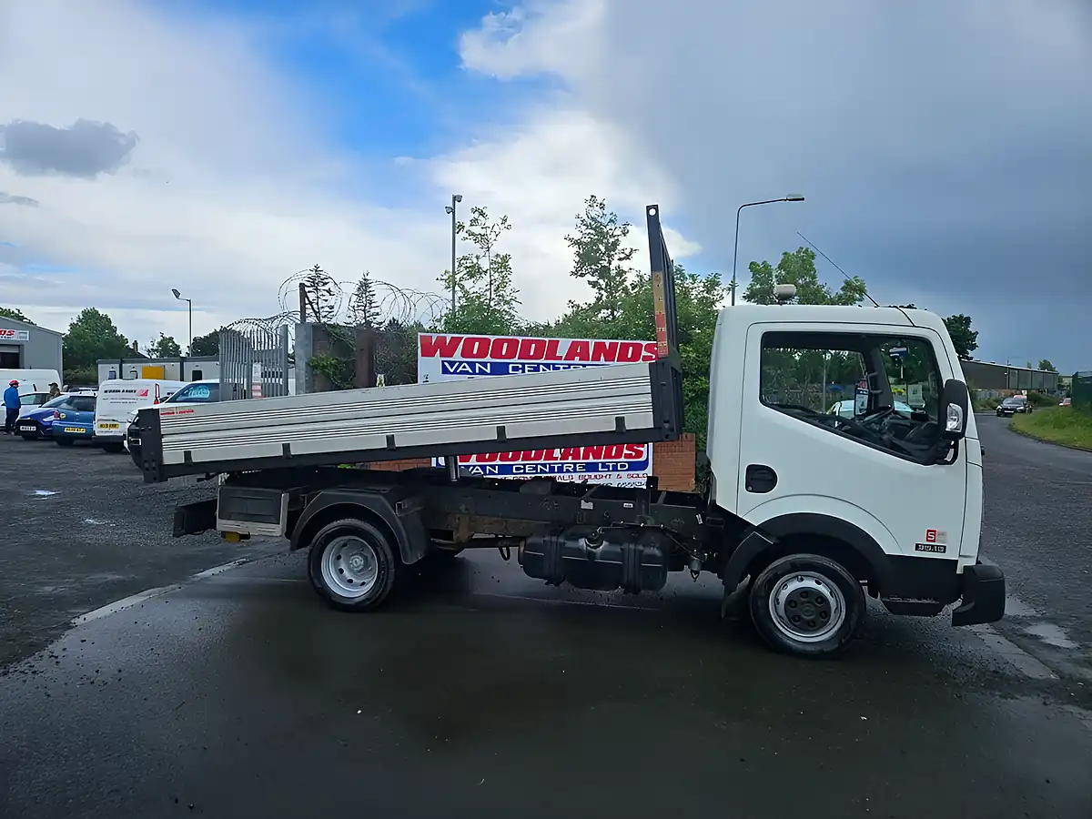 Used 2020 Nissan Nt400 Cabstar 35.B Lwb White - Interior and Exterior details 2
