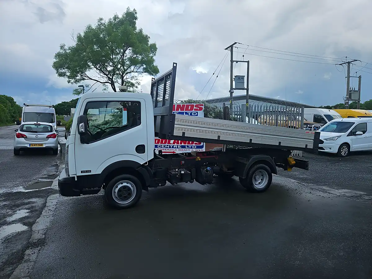 Used 2020 Nissan Nt400 Cabstar 35.B Lwb White - Interior and Exterior details 5