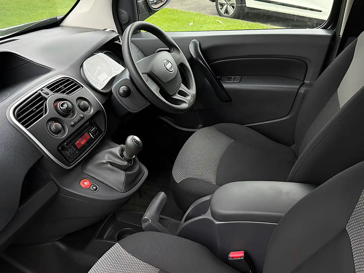 Used 2020 Nissan NV250 Acenta Black - Interior and Exterior details 13