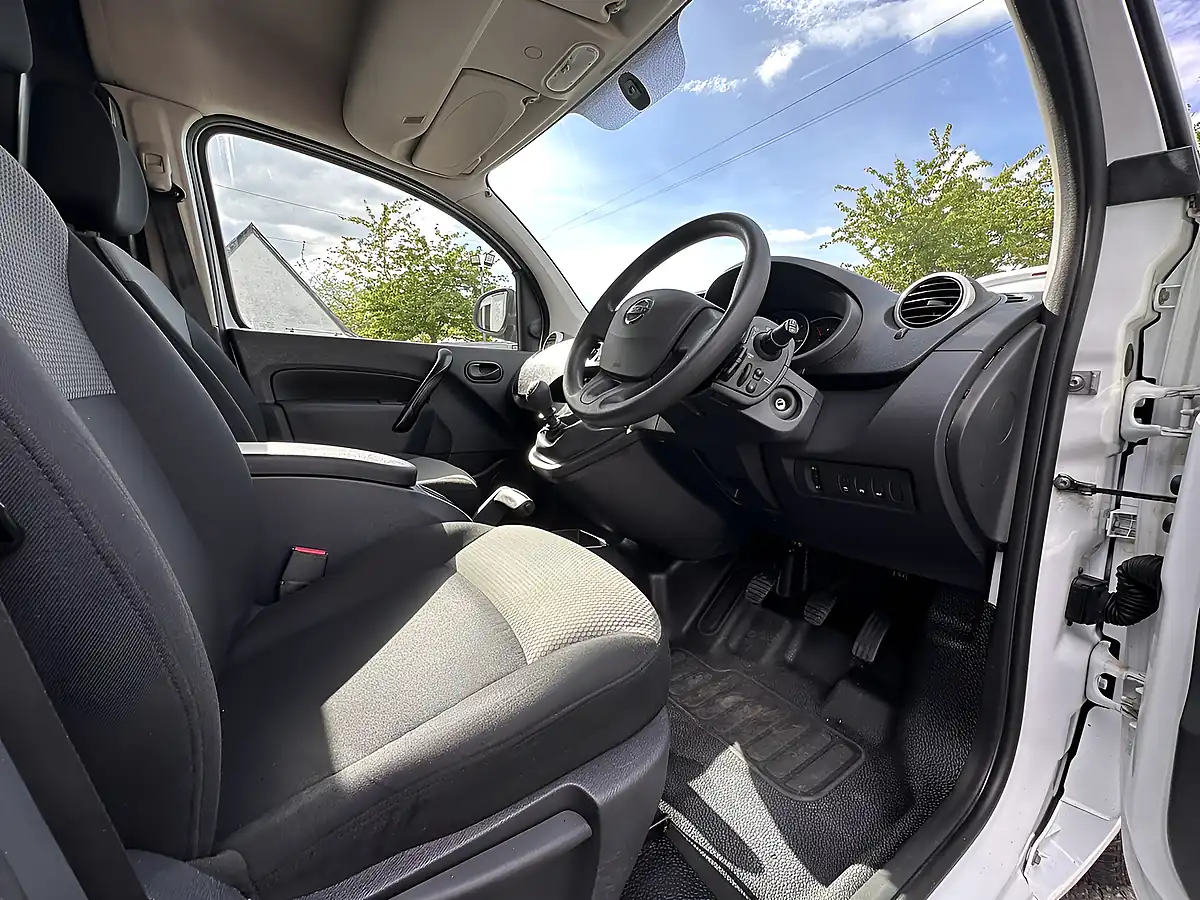 Used 2020 Nissan NV250 Acenta White - Interior and Exterior details 12