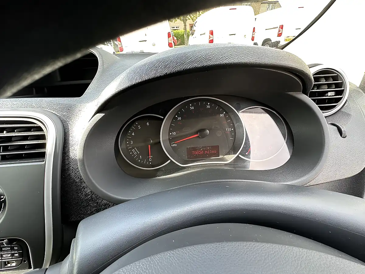Used 2020 Nissan NV250 Acenta White - Interior and Exterior details 13