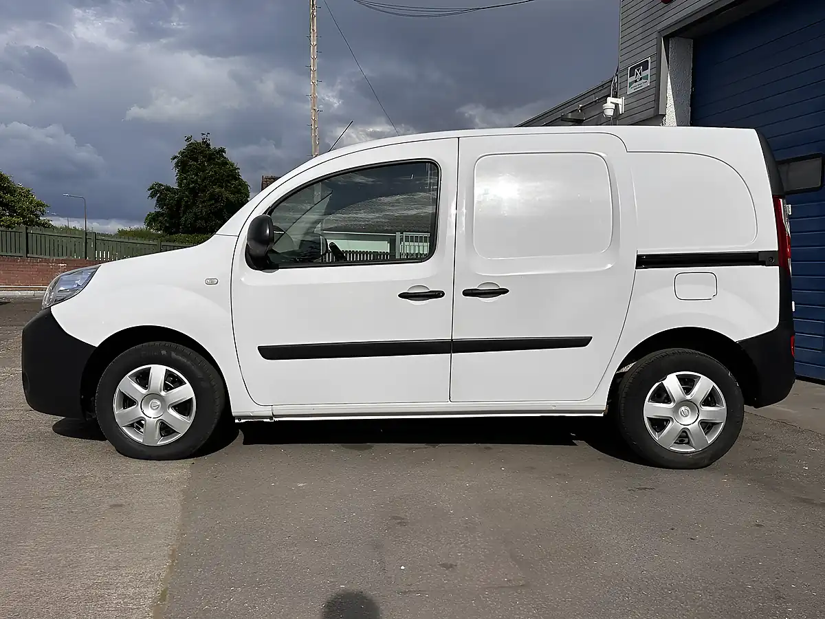 Used 2020 Nissan NV250 Acenta White - Interior and Exterior details 5