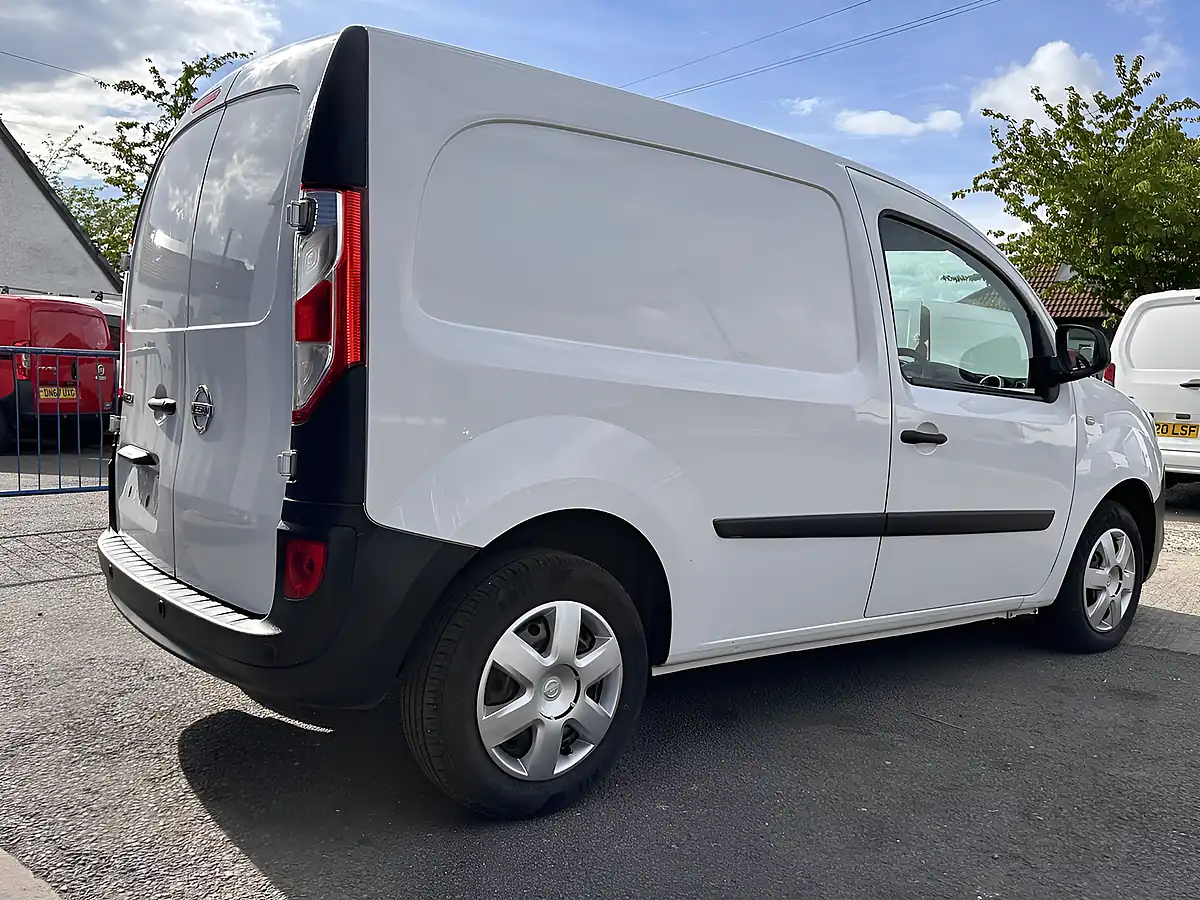 Used 2020 Nissan NV250 Acenta White - Interior and Exterior details 7