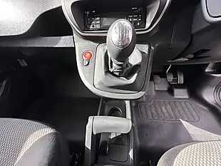Used 2020 Nissan NV250 Acenta White - Interior and Exterior details 16