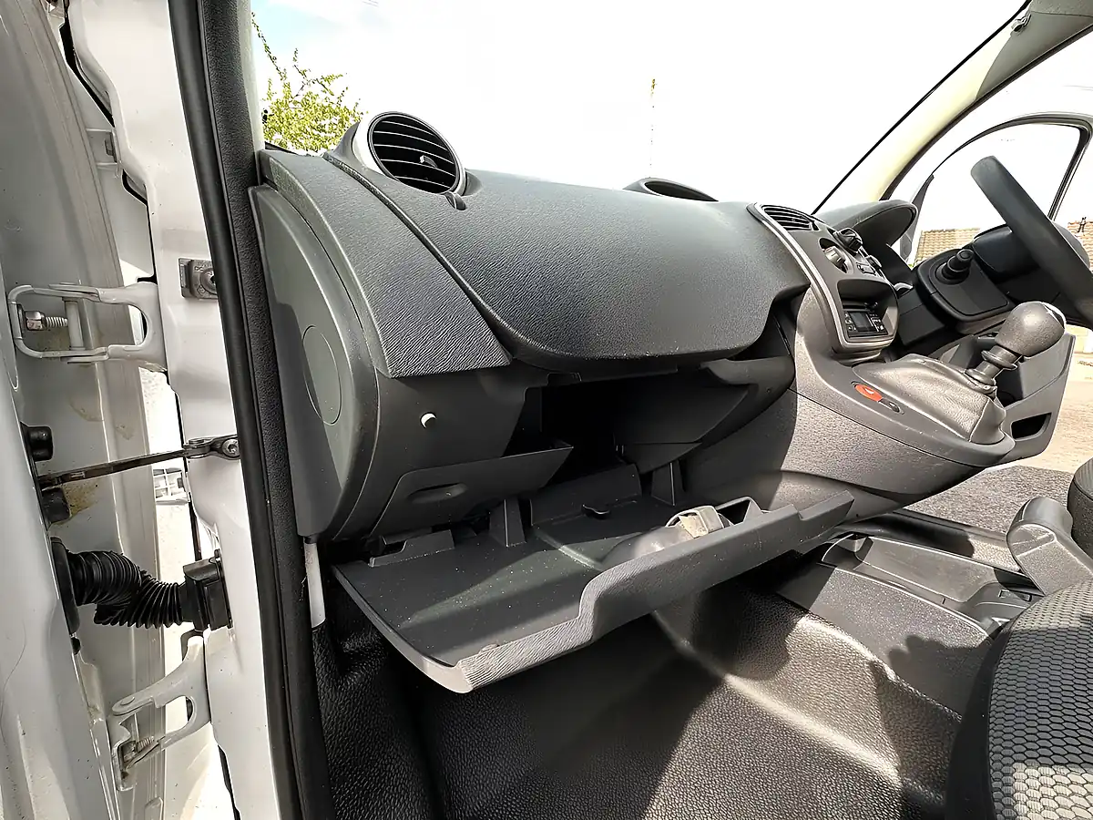 Used 2020 Nissan NV250 Acenta White - Interior and Exterior details 18