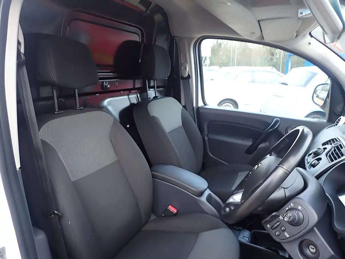 Used 2020 Nissan NV250 Tekna White - Interior and Exterior details 6