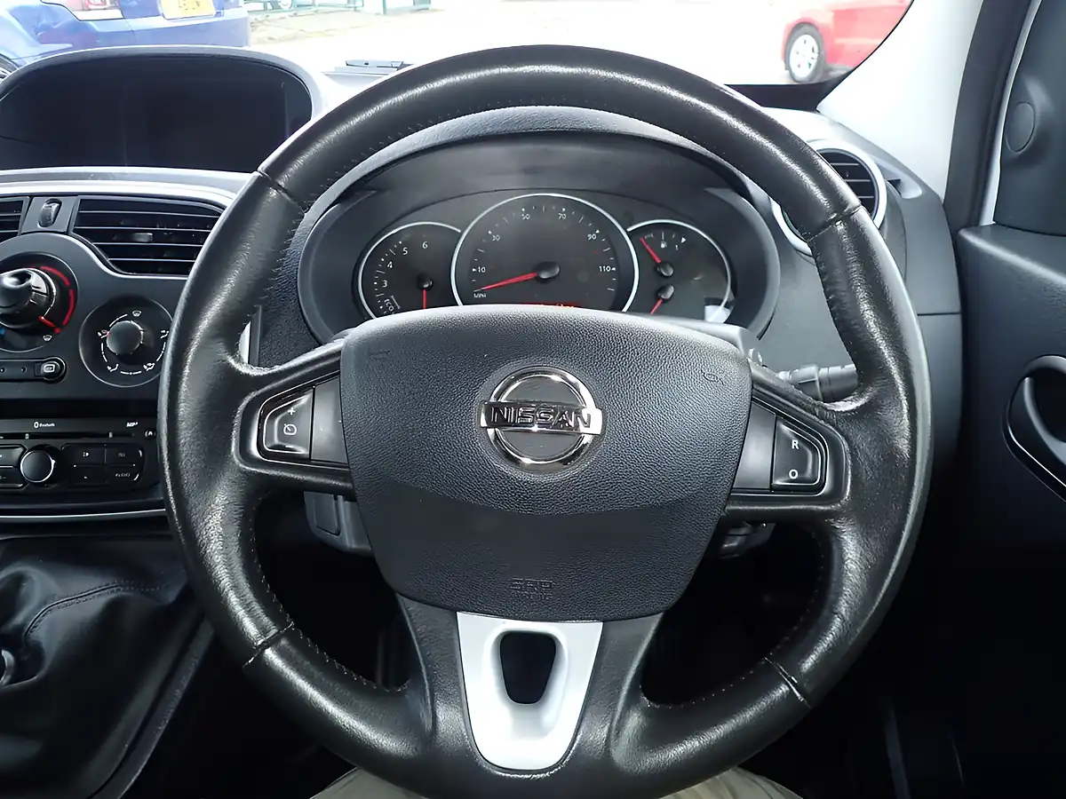 Used 2020 Nissan NV250 Tekna White - Interior and Exterior details 7