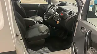 Used 2020 Nissan NV250 Visia White - Interior and Exterior details 9
