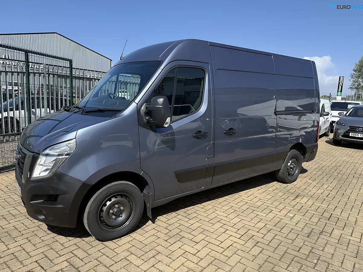 Used 2020 Nissan NV400 Acenta Grey - Interior and Exterior details 4