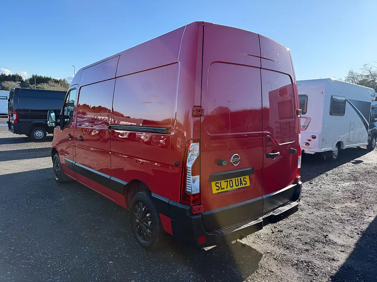Used 2020 Nissan NV400 Acenta Red - Interior and Exterior details 5