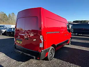 Used 2020 Nissan NV400 Acenta Red - Interior and Exterior details 7