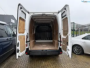 Used 2020 Nissan NV400 Acenta White - Interior and Exterior details 4