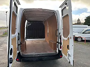 Used 2020 Nissan NV400 Acenta White - Interior and Exterior details 11