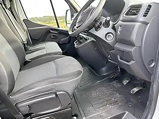 Used 2020 Nissan NV400 Acenta White - Interior and Exterior details 13