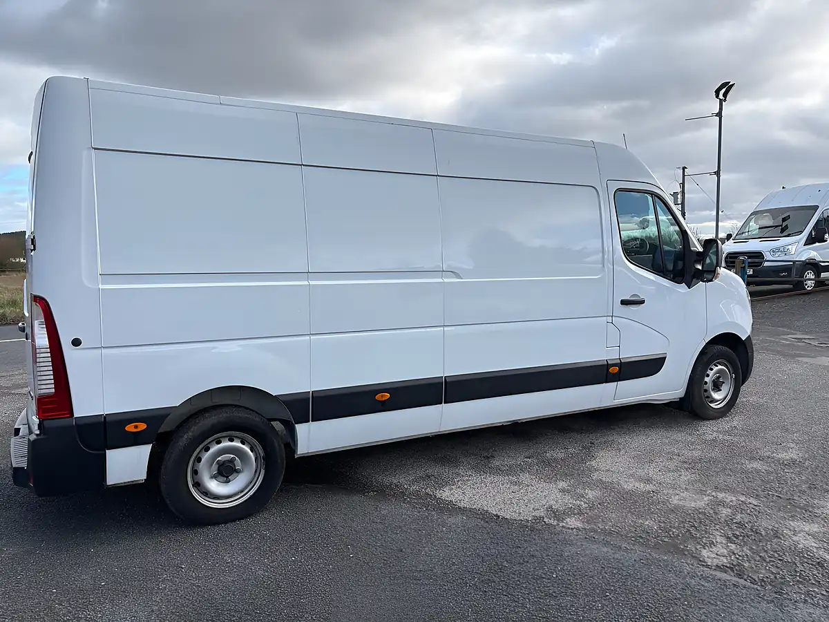 Used 2020 Nissan NV400 Acenta White - Interior and Exterior details 3