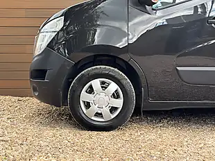 Used 2020 Nissan NV400 Tekna Black - Interior and Exterior details 11
