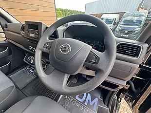 Used 2020 Nissan NV400 Tekna Black - Interior and Exterior details 16