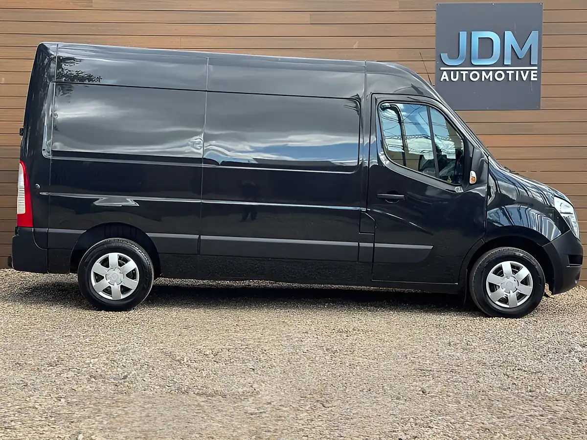 Used 2020 Nissan NV400 Tekna Black - Interior and Exterior details 2