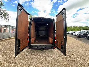 Used 2020 Nissan NV400 Tekna Black - Interior and Exterior details 5