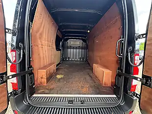 Used 2020 Nissan NV400 Tekna Black - Interior and Exterior details 6