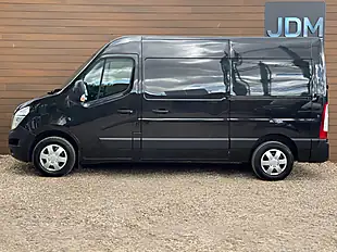 Used 2020 Nissan NV400 Tekna Black - Interior and Exterior details 8