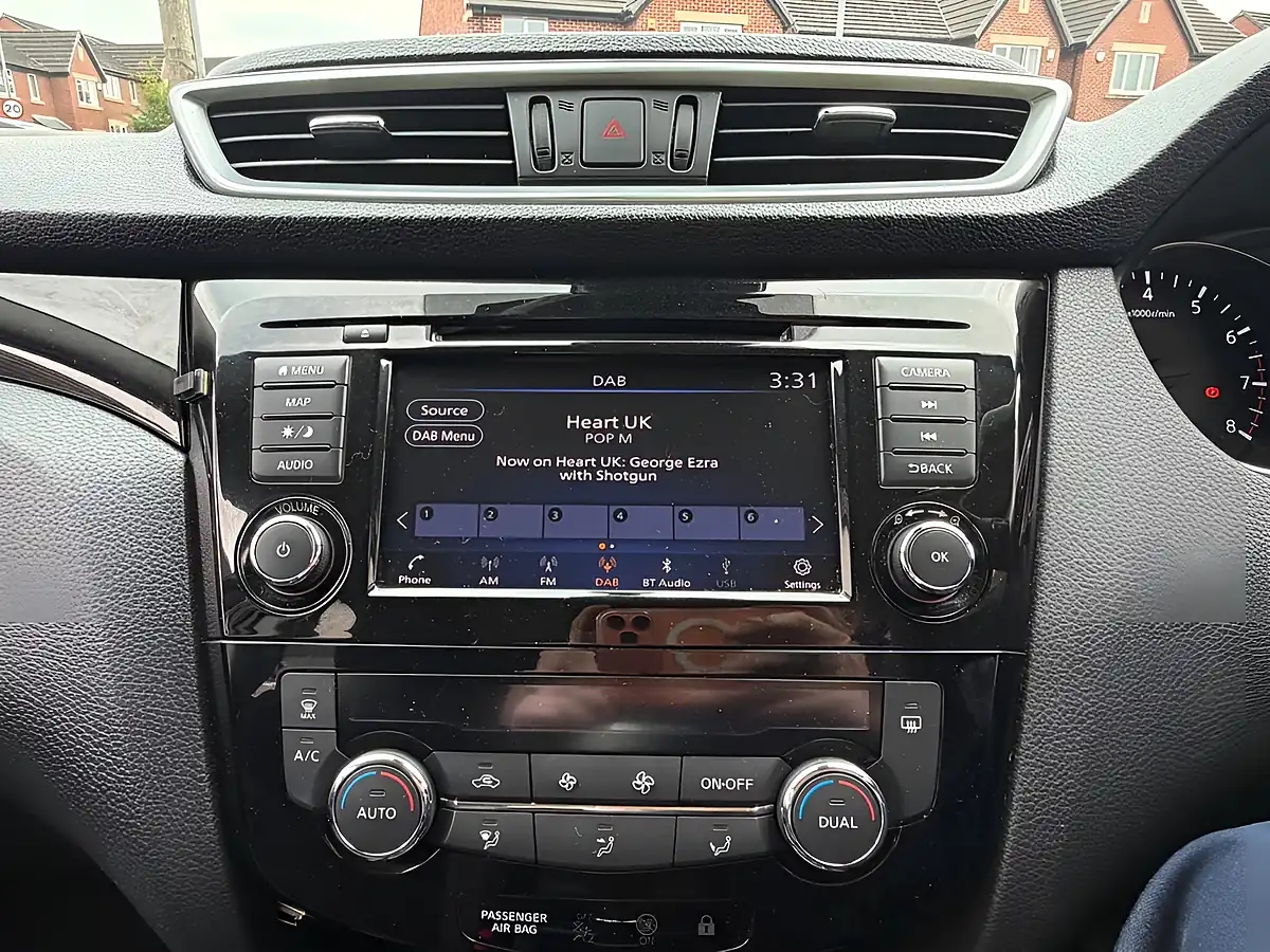 Used 2020 Nissan Qashqai Acenta Premium Black - Interior and Exterior details 11