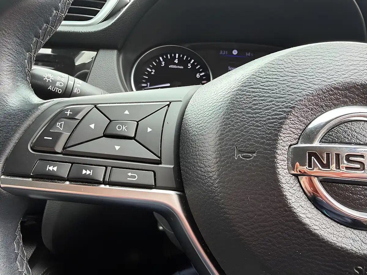 Used 2020 Nissan Qashqai Acenta Premium Black - Interior and Exterior details 9