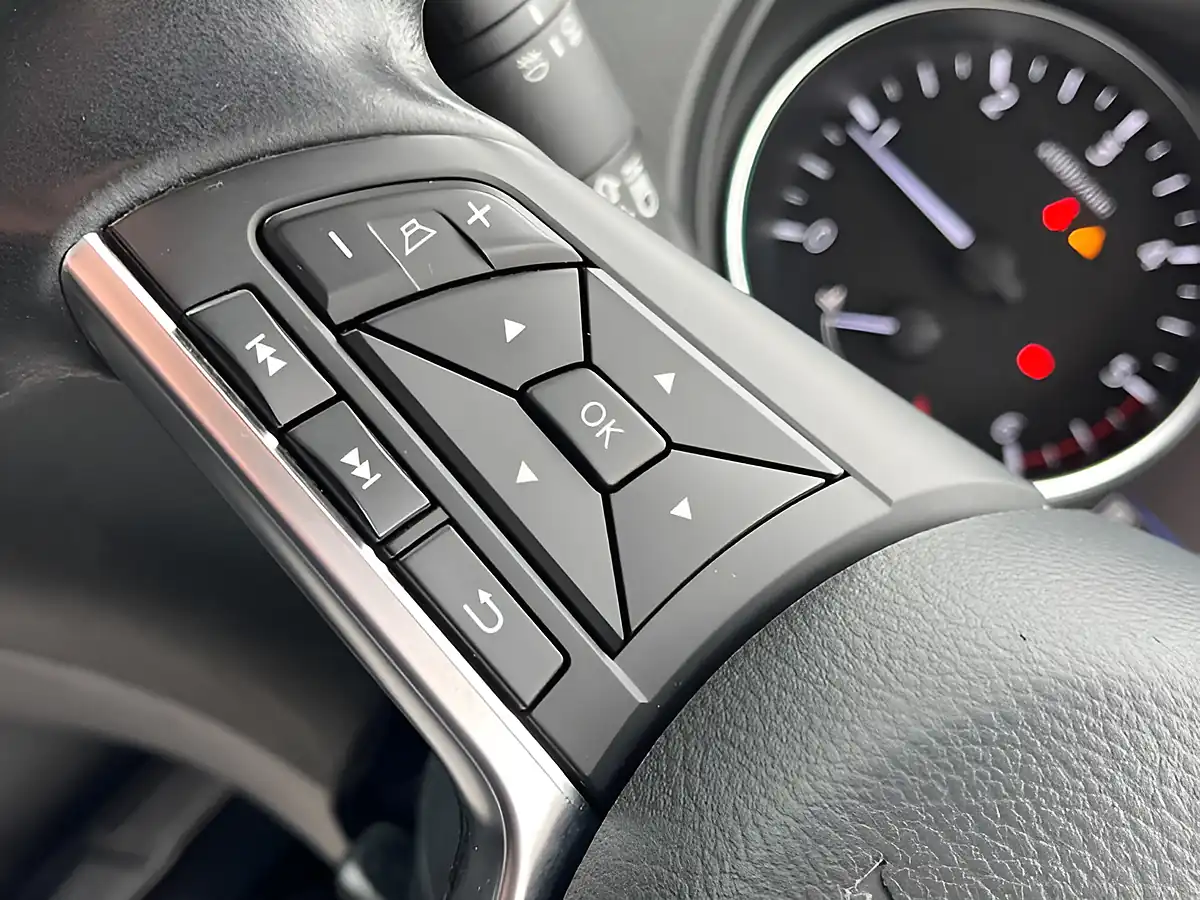 Used 2020 Nissan Qashqai Acenta Premium Black - Interior and Exterior details 17