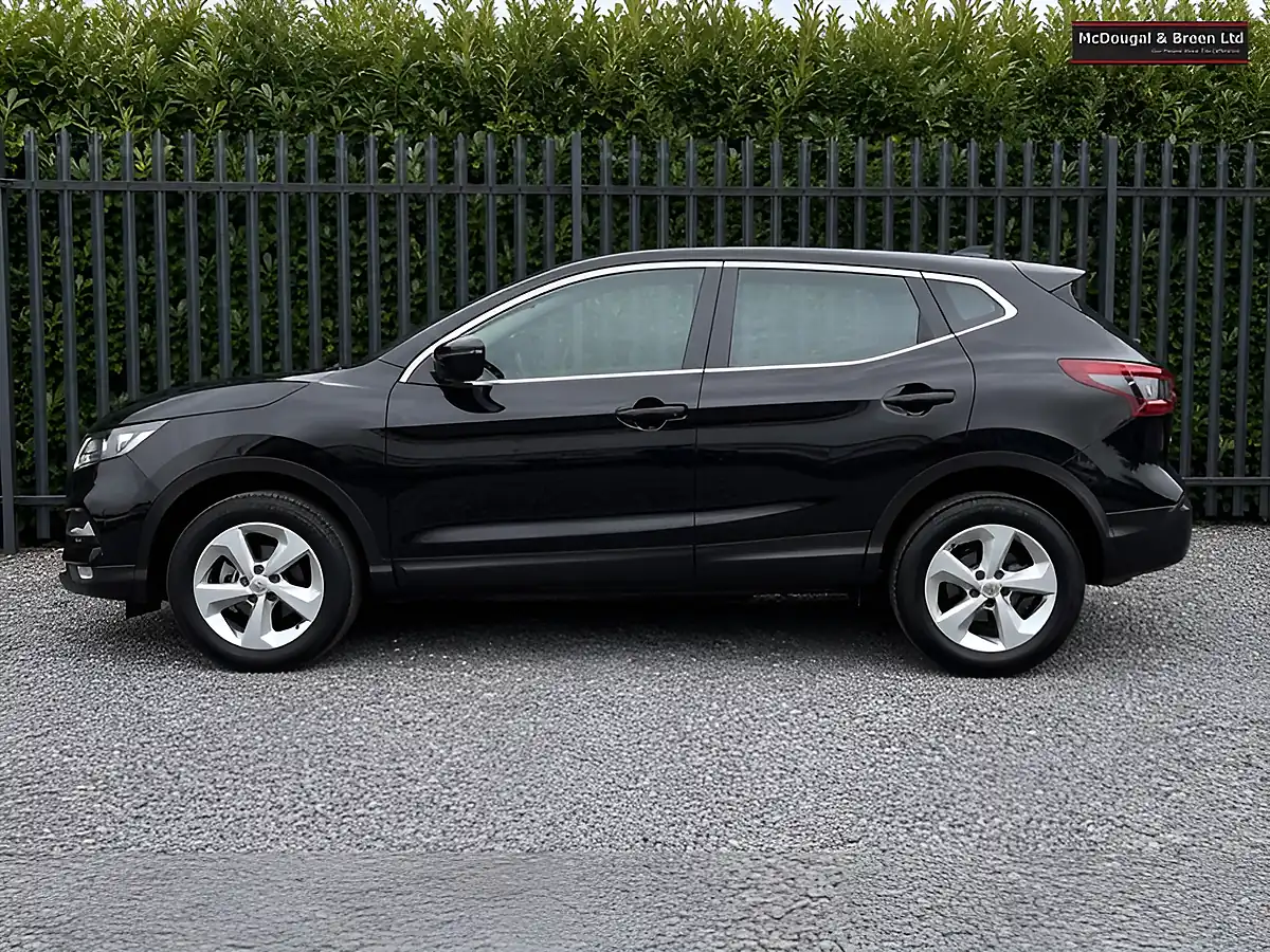 Used 2020 Nissan Qashqai Acenta Premium Black - Interior and Exterior details 2