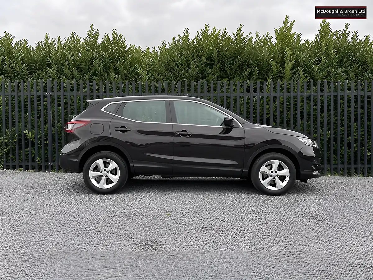 Used 2020 Nissan Qashqai Acenta Premium Black - Interior and Exterior details 6