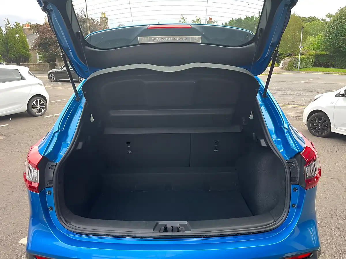 Used 2020 Nissan Qashqai Acenta Premium Blue - Interior and Exterior details 15