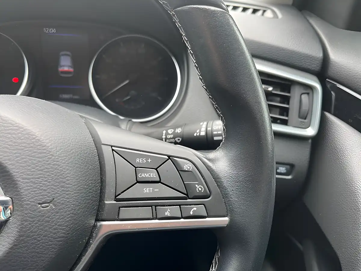 Used 2020 Nissan Qashqai Acenta Premium Blue - Interior and Exterior details 16