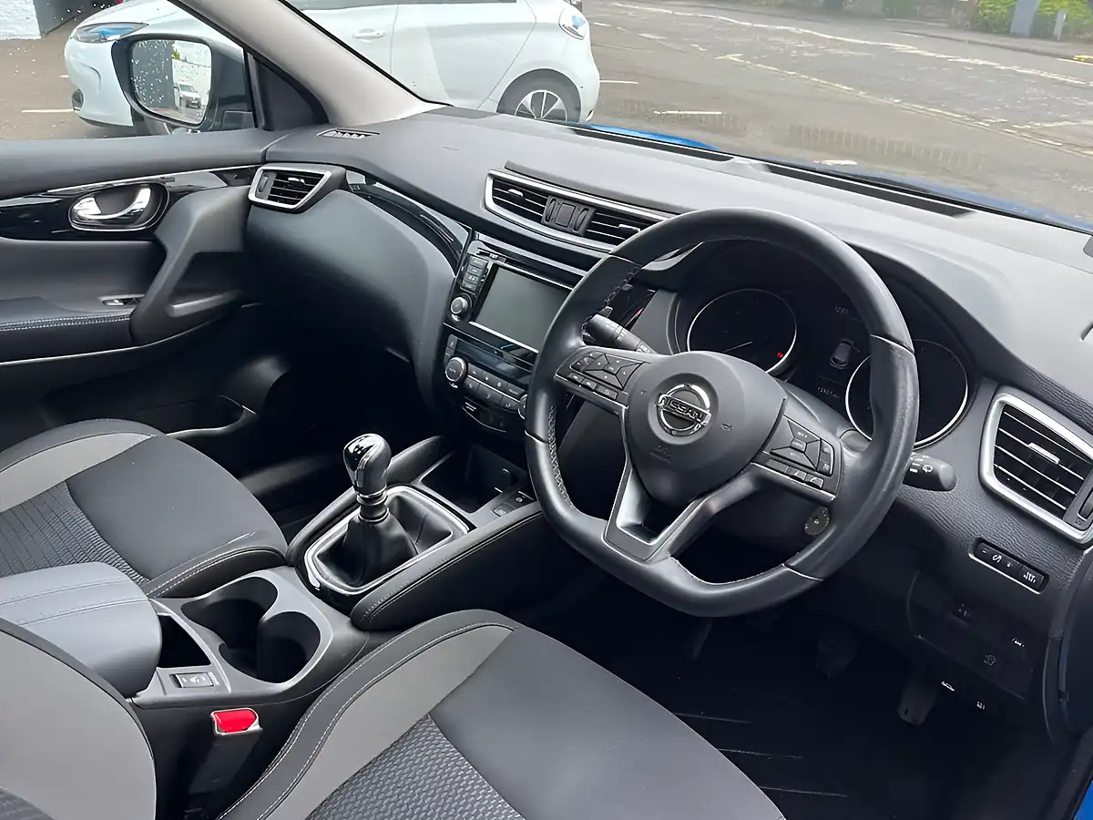 Used 2020 Nissan Qashqai Acenta Premium Blue - Interior and Exterior details 4