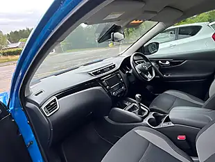Used 2020 Nissan Qashqai Acenta Premium Blue - Interior and Exterior details 9